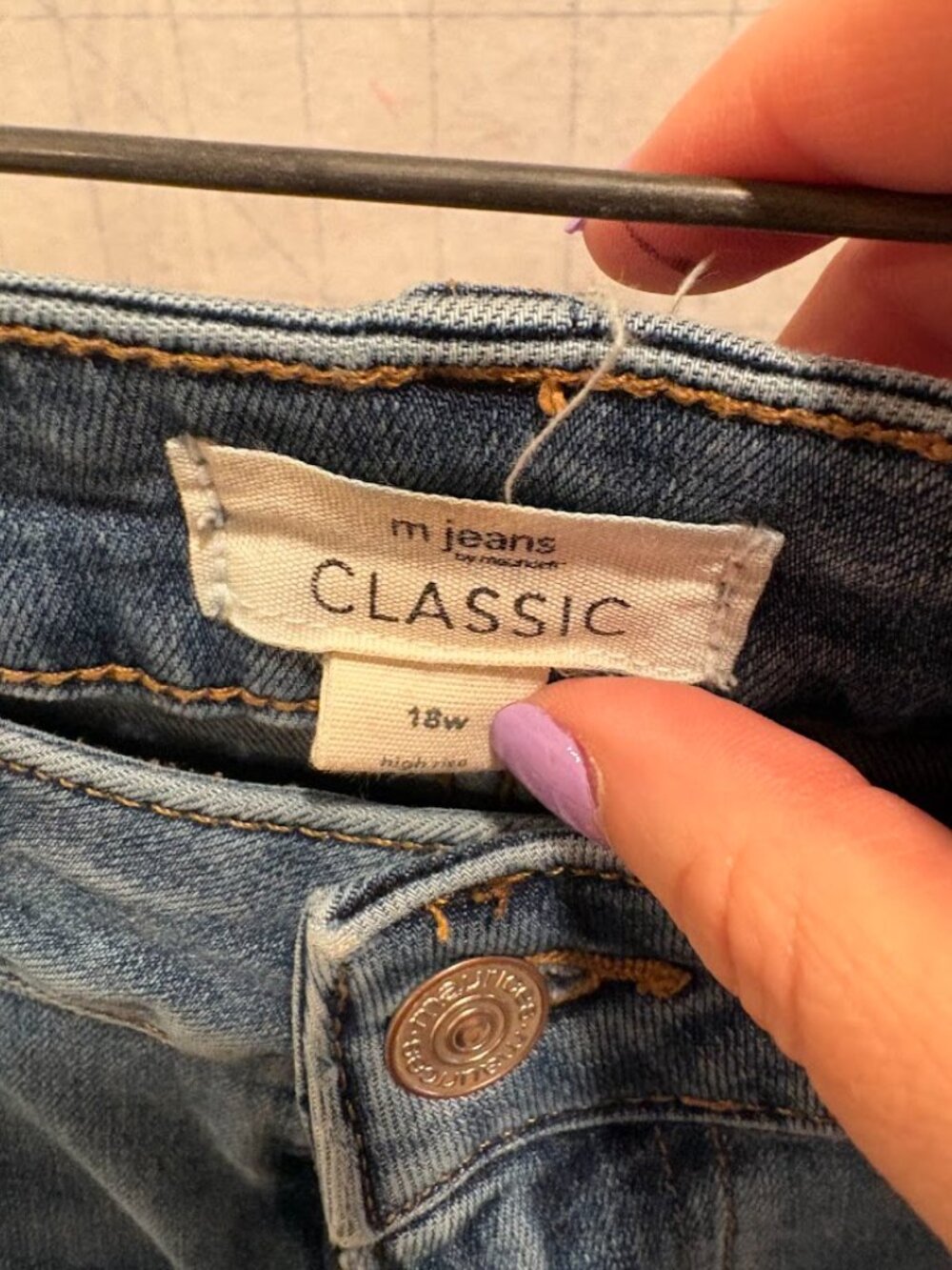Maurices Cropped Jeans - Picture 3 of 3